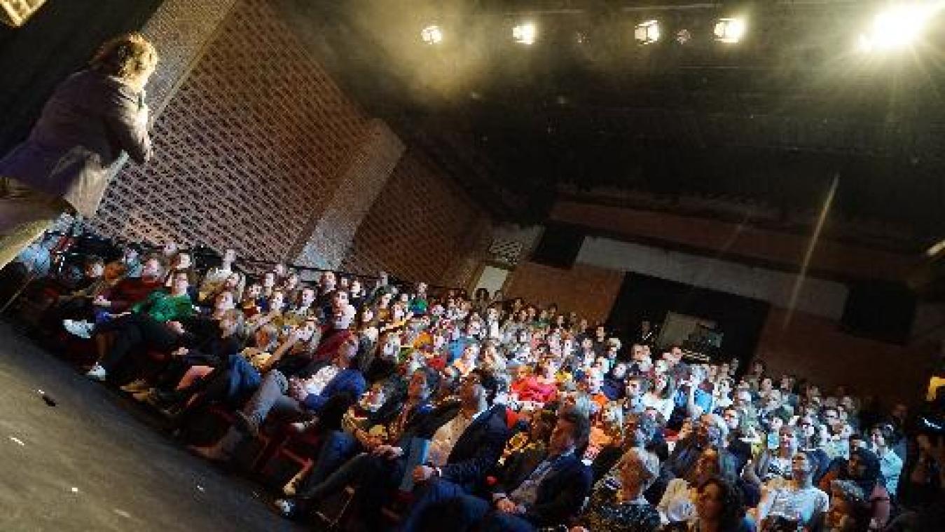 Minister Gatz opent duurzame theaterzaal in Gent
