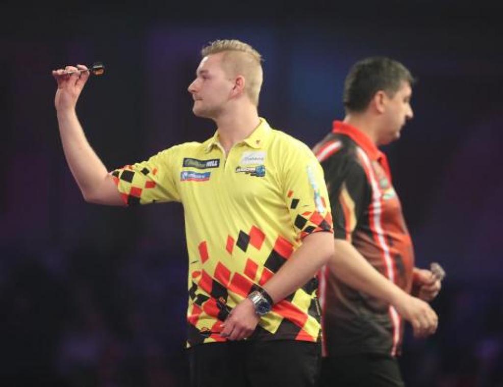 Players Championship darts - Glen Durrant houdt Dimitri Van den Bergh van titel