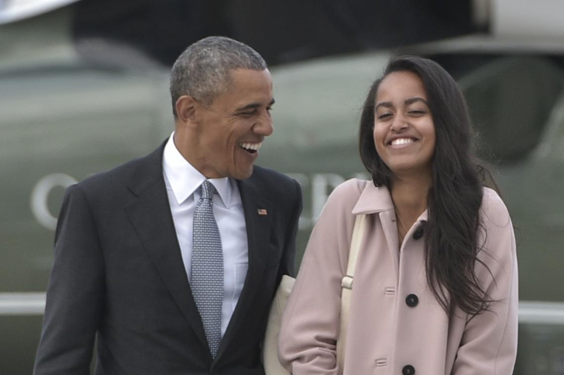 Dochter van Barack Obama onder vuur na alcohol te drinken
