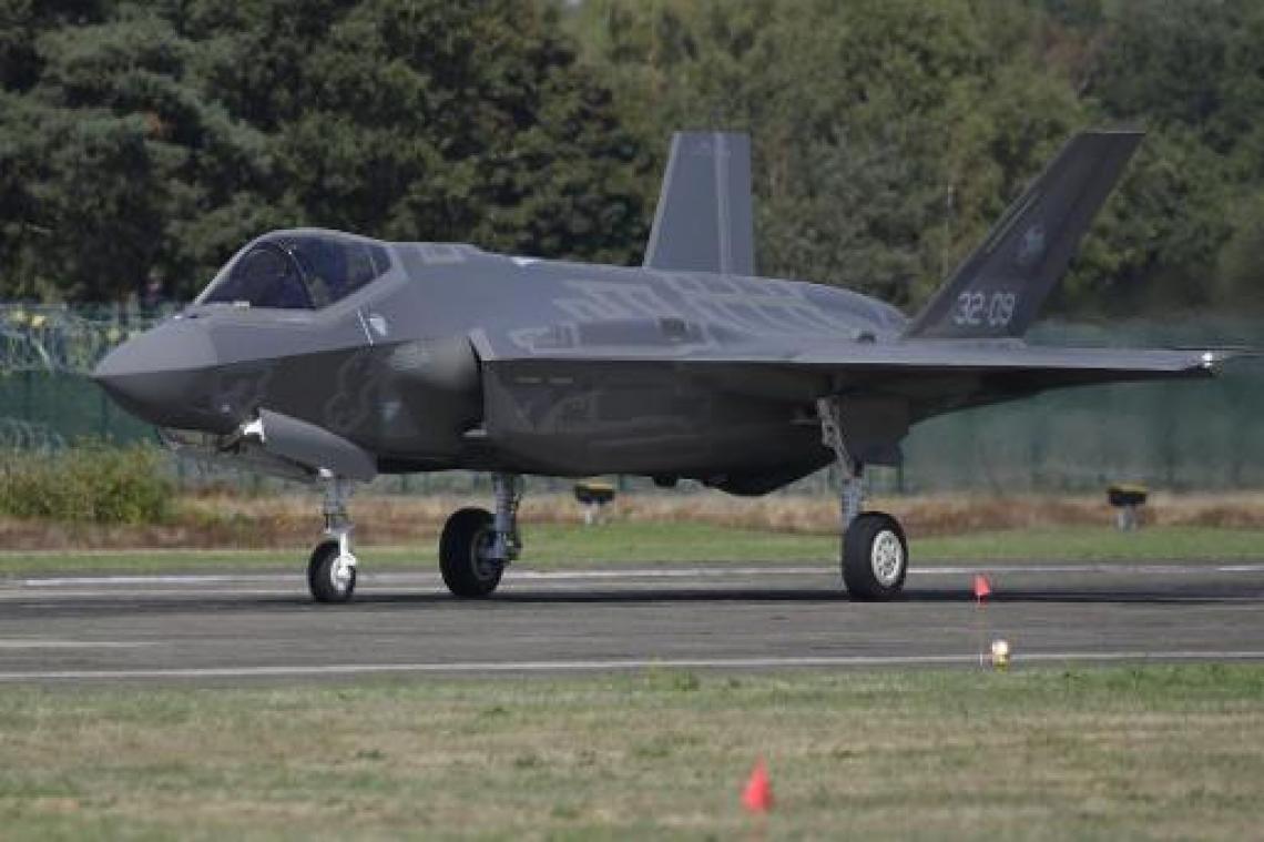 Militanten en Europarlementsleden dringen militaire basis van Kleine-Brogel binnen