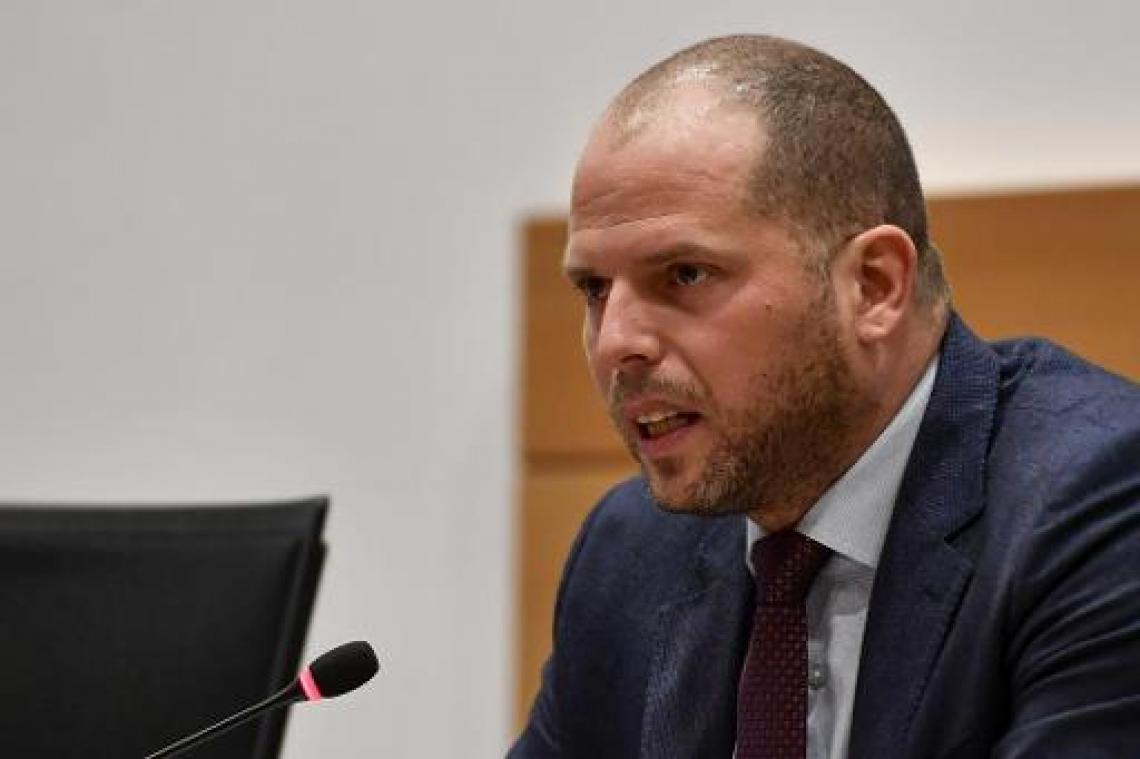 Handtekening Francken ontbrak op instructies om humanitaire visa uit te reiken