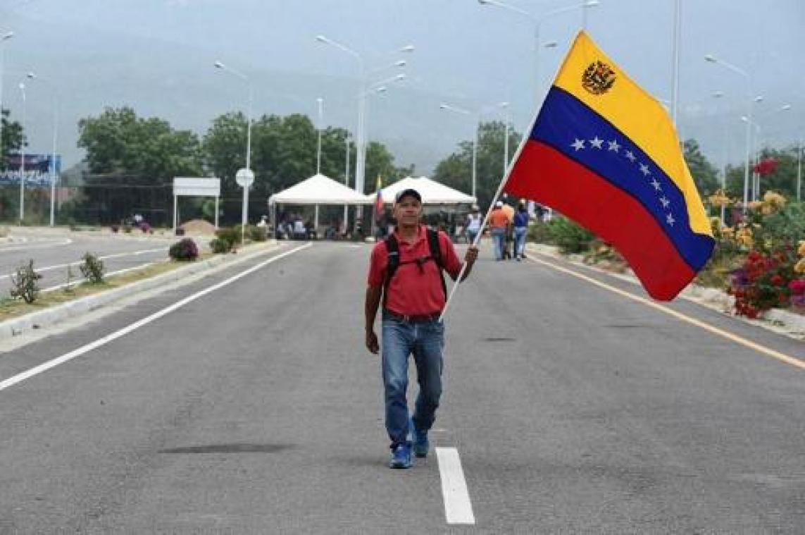 President Maduro laat grens met Brazilië sluiten
