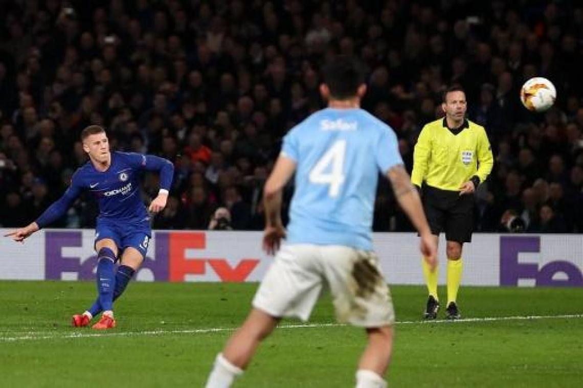 Belgen in het buitenland - Nainggolan schakelt Bolingoli uit, ook Hazard een ronde verder in Europa League
