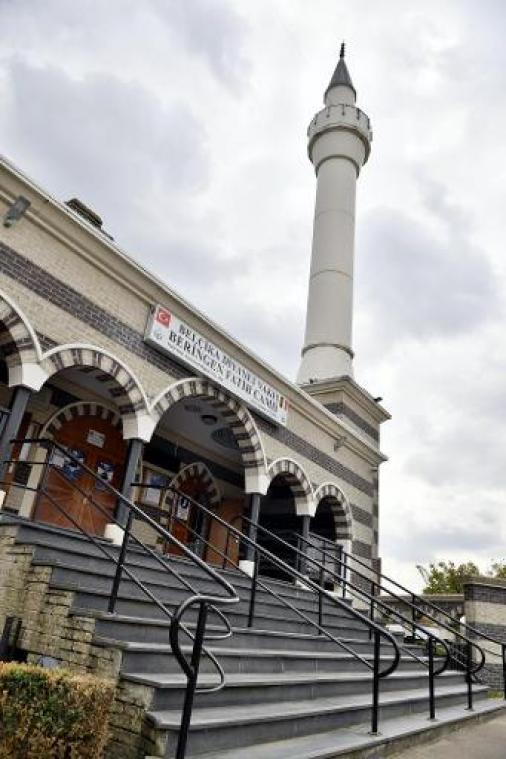 Erkenning moskeeën: striktere regels rond buitenlandse financiering van vzw's en stichtingen op komst