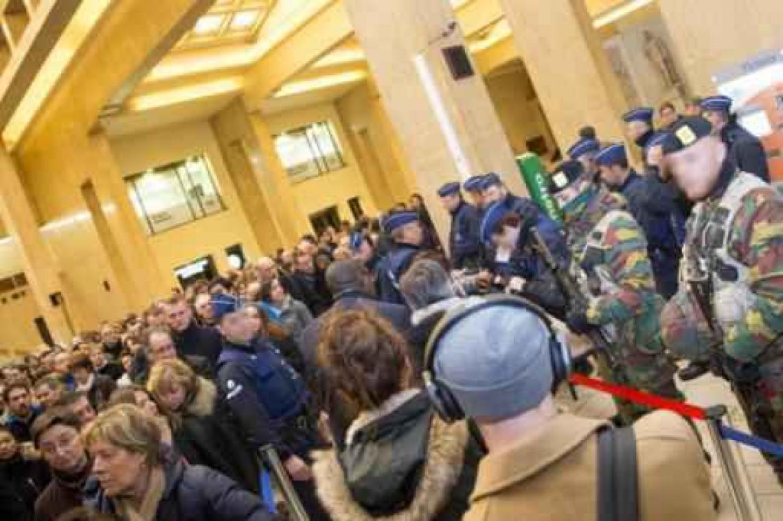 Wachtrijen aan Brusselse stations stilaan weggewerkt