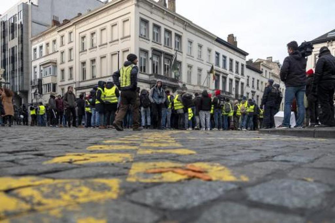 Zowat 250 gele hesjes trekken van Noord- naar Zuidstation in Brussel