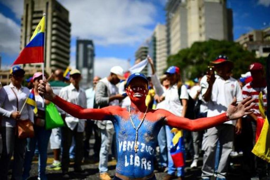 Vier Venezolaanse militairen deserteren en vluchten naar Colombia