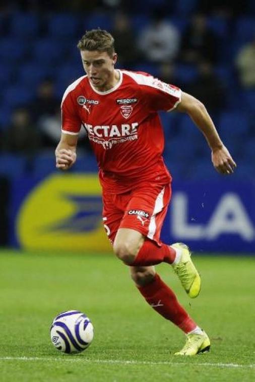 Belgen in het buitenland - PSG pakt ook tegen Nîmes en Baptiste Guillaume makkelijk de zege