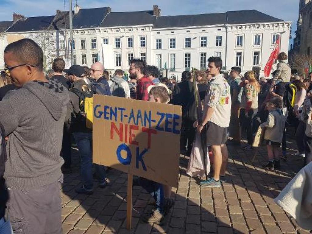 Klimaatmars Gent - Politie houdt het op 10.000 betogers Politie houdt het op 10.000 betogers