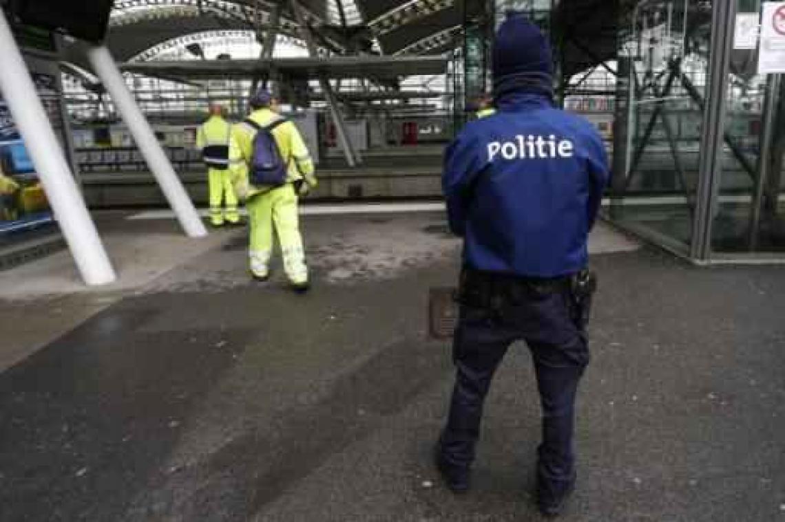 Twee keer loos bomalarm in treinstation