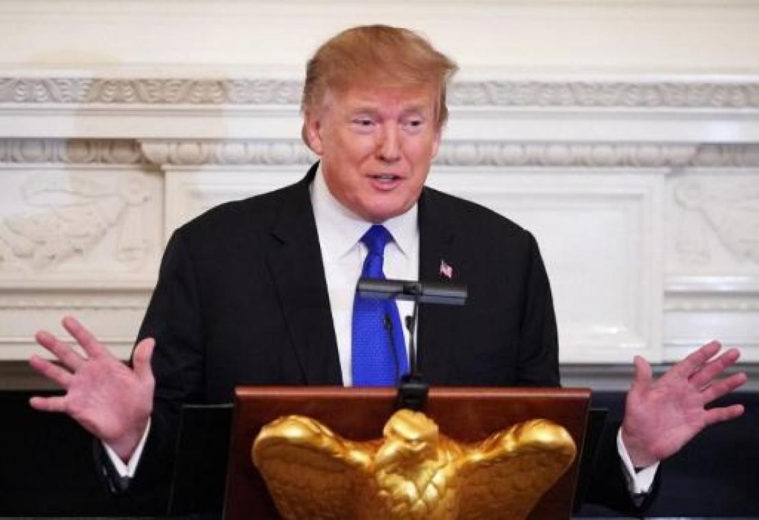 Witte Huis ontkent ongewenste kus door Trump tijdens campagne