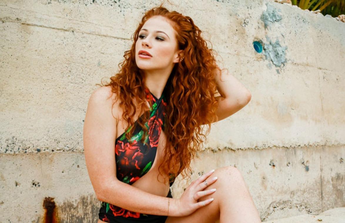 Lizzy uit 'Temptation Island' onherkenbaar op oude foto