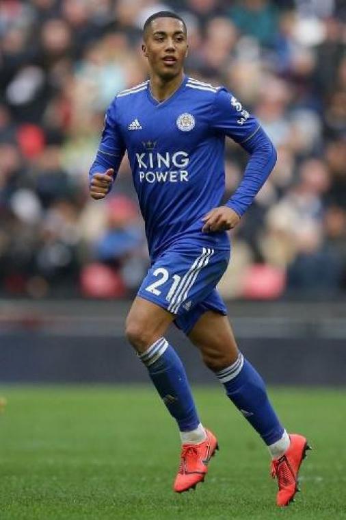 Belgen in het buitenland - Tielemans helpt Leicester met assist aan zege, Dendoncker verliest van rode lantaarn
