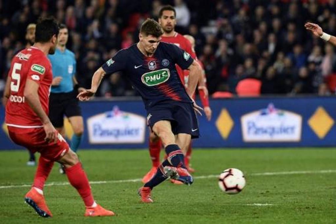 Belgen in het buitenland - Meunier helpt PSG met doelpunt aan ticket halve finales Franse beker