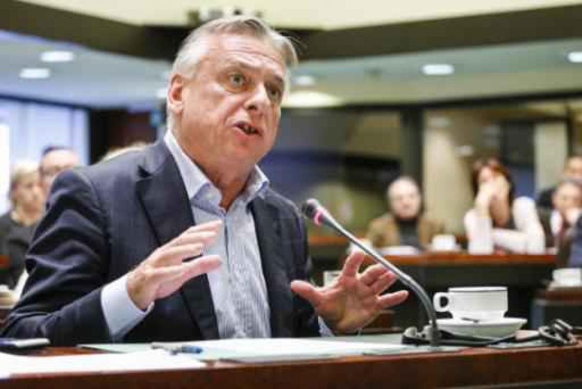 Meerderheidspartijen kondigen onderzoekscommissie aan voor aanslagen