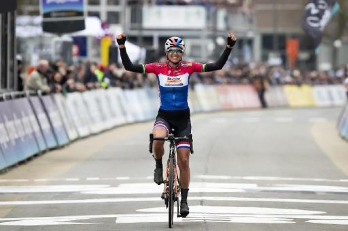 Chantal Blaak is de sterkste bij de vrouwen na korte solo