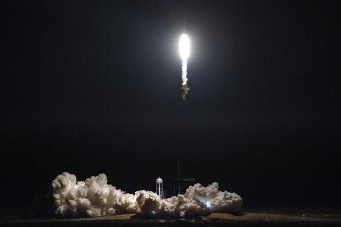 Ruimteschip Crew Dragon succesvol aangemeerd aan het ISS
