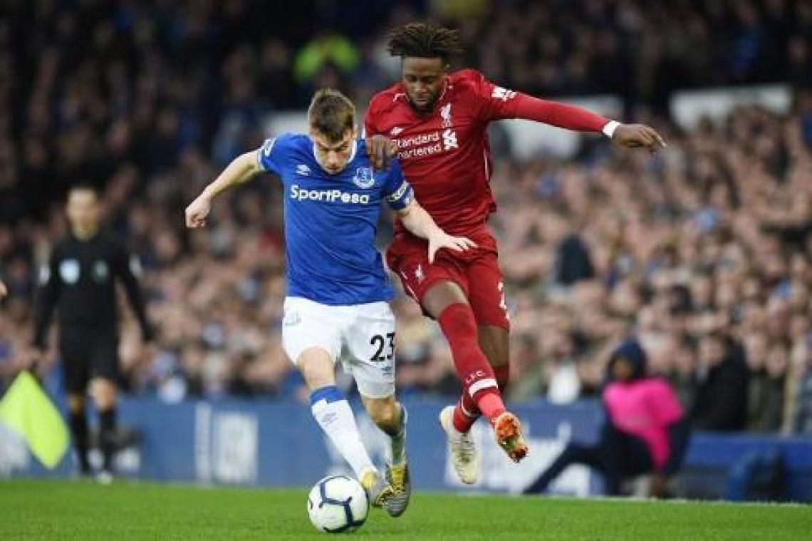Belgen in het buitenland - Liverpool is leidersplaats kwijt na puntenverlies in Merseyside Derby