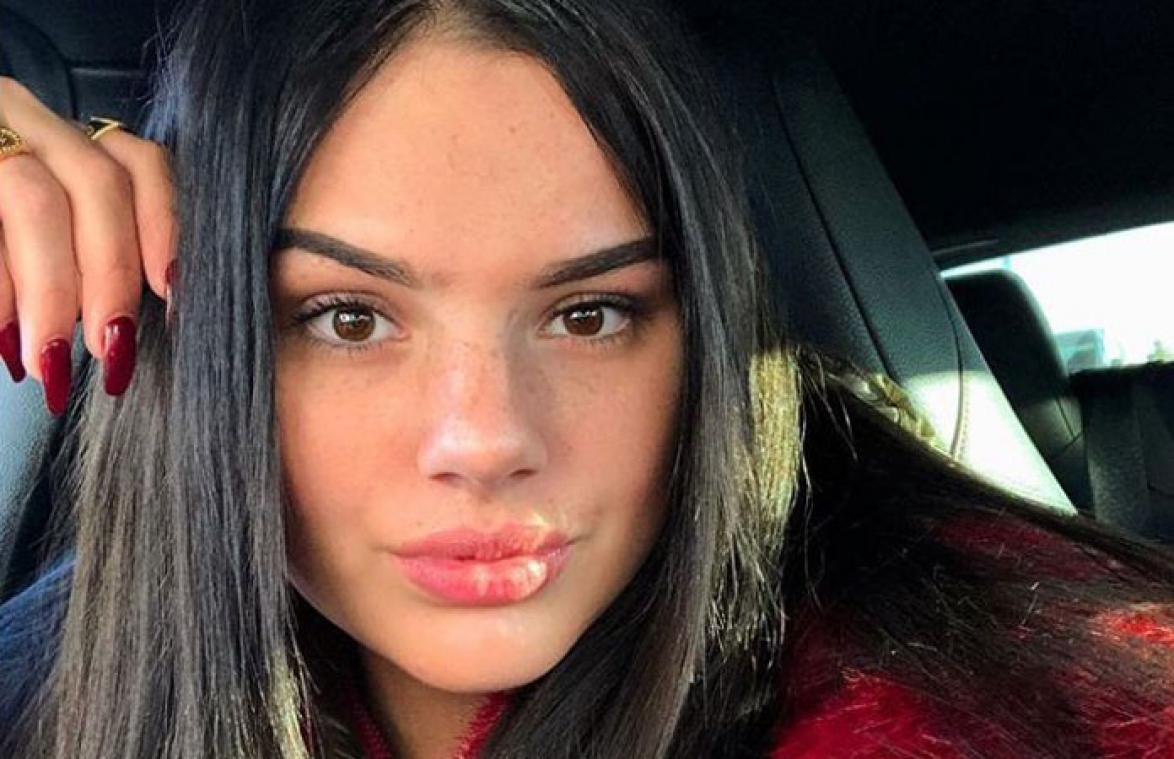 Famke Louise choqueert met okselhaar