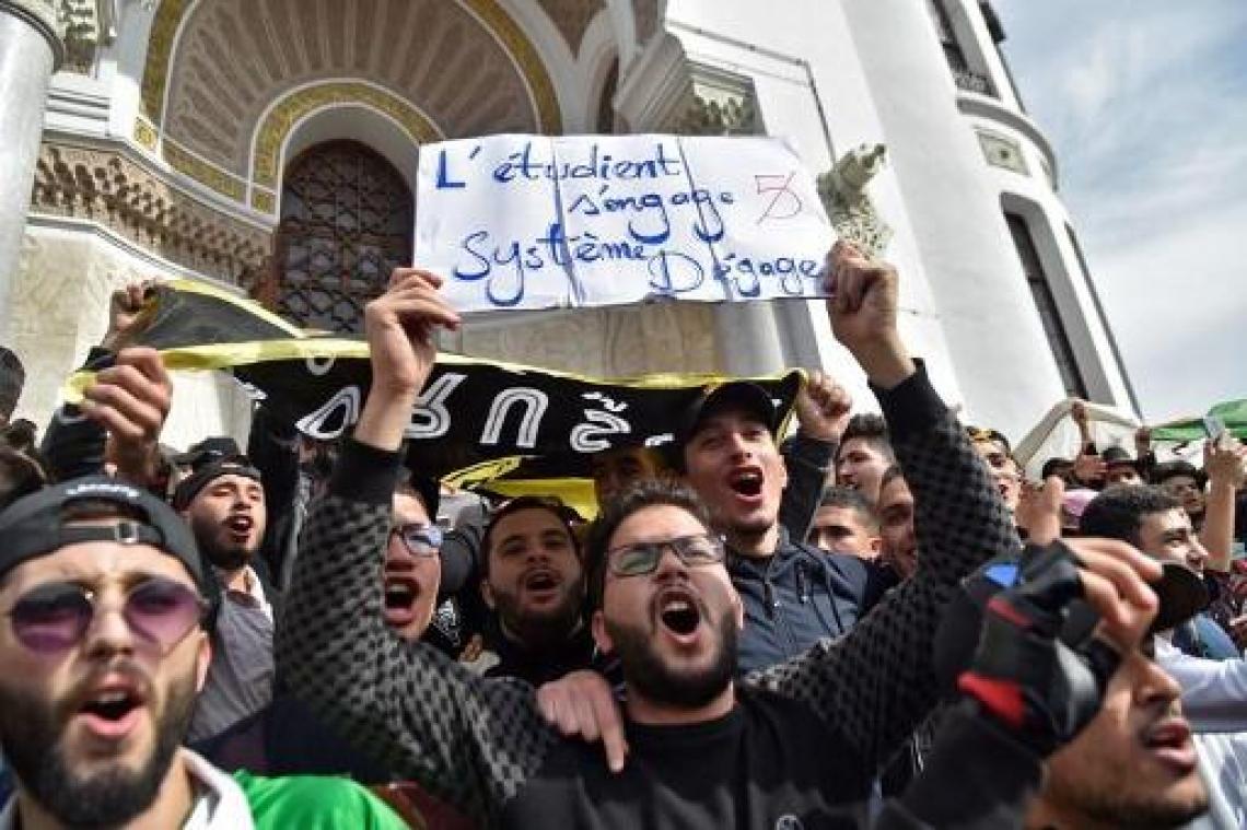 Weer massaal protest in Algerije ondanks grootschalige politiemacht