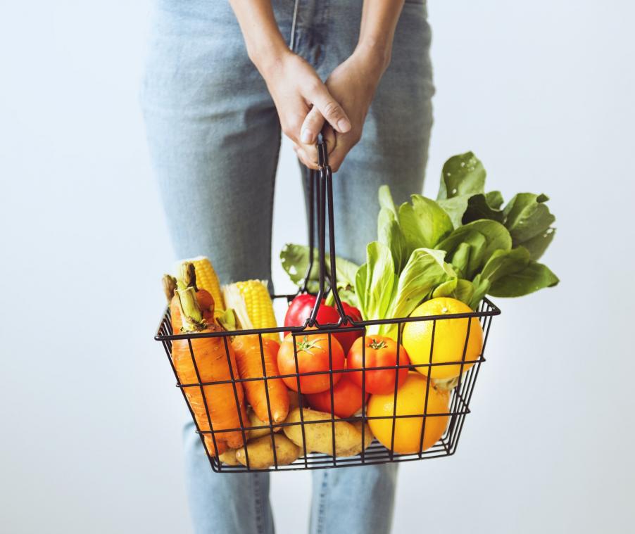 Supermarkten weren plastic verpakkingen in groente- en fruitafdeling