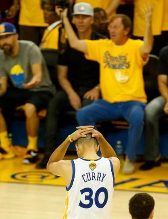 Golden State en Toronto gaan voor eigen publiek onderuit