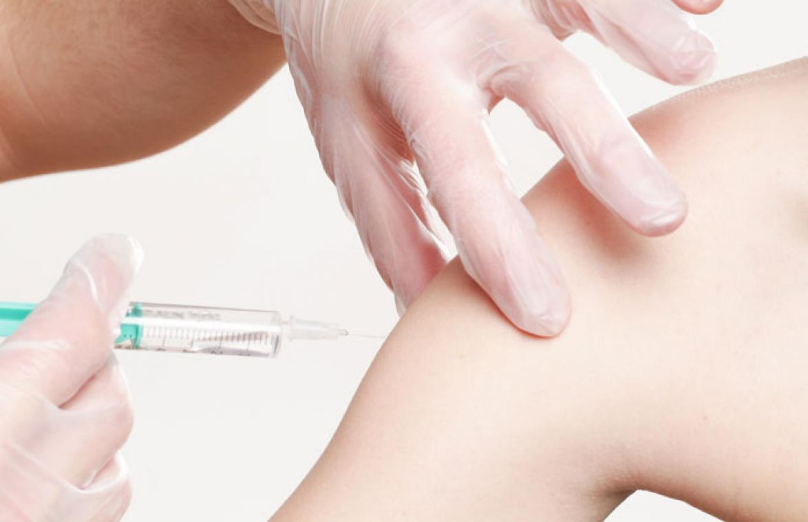 Antivaxer keihard op haar plaats gezet door bevriende moeder
