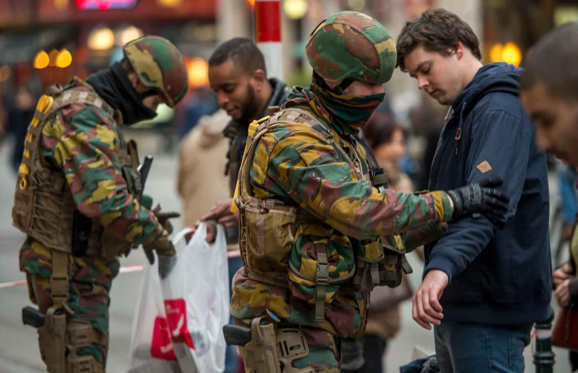 Militairen mogen patrouilleren en controleren