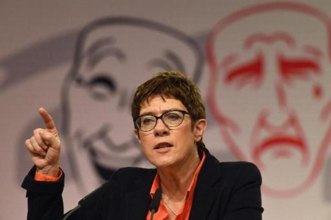 Binnen Merkels partij gaan stemmen op voor snelle kanselierswissel, SPD is tegen