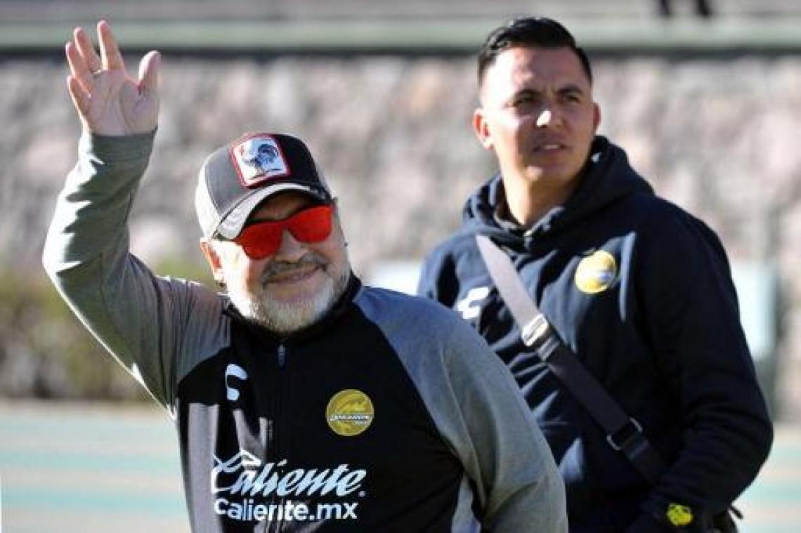 Diego Maradona krijgt er binnenkort drie Cubaanse kinderen bij