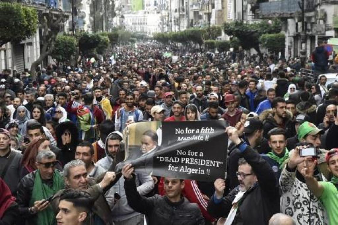 Betoging in Algiers loopt uit de hand: 112 agenten gewond, 195 arrestaties