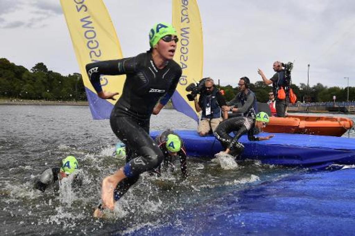 World Triathlon Series - Claire Michel "gelukkig" met seizoensopener in Abu Dhabi "na lastige winter"