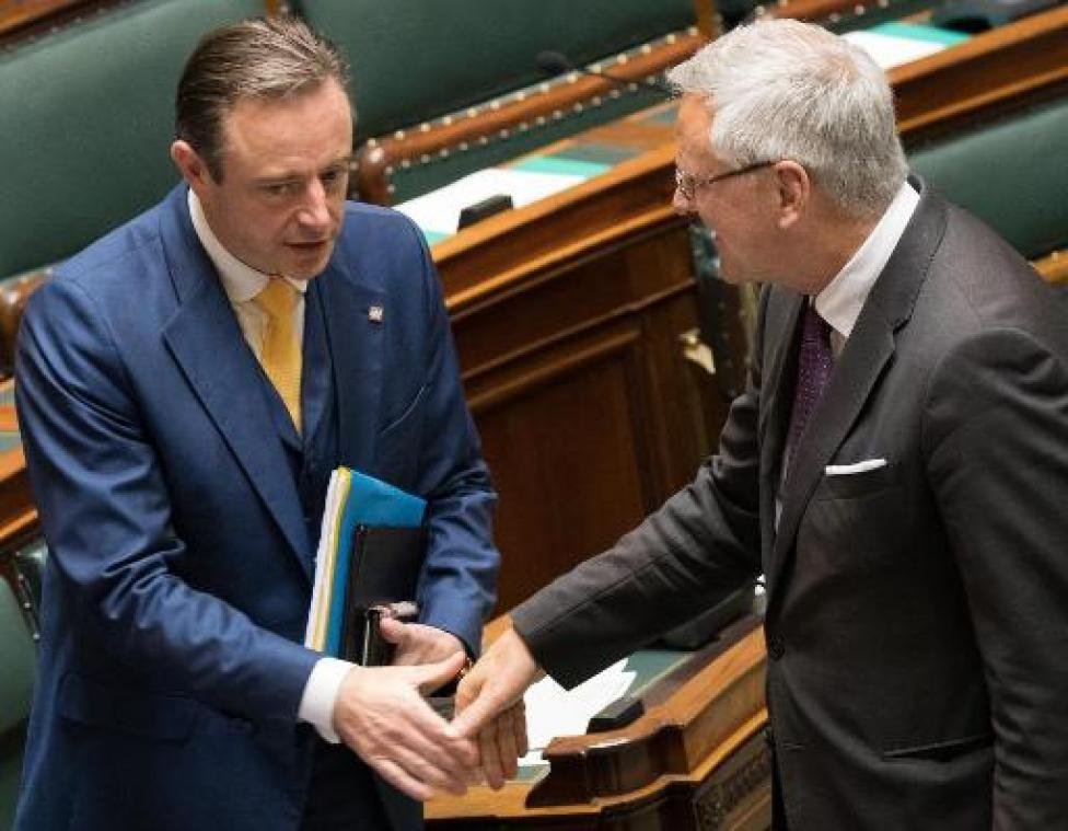 De Wever bestempelt Europees lijsttrekkerschap van Kris Peeters als "droevig einde"