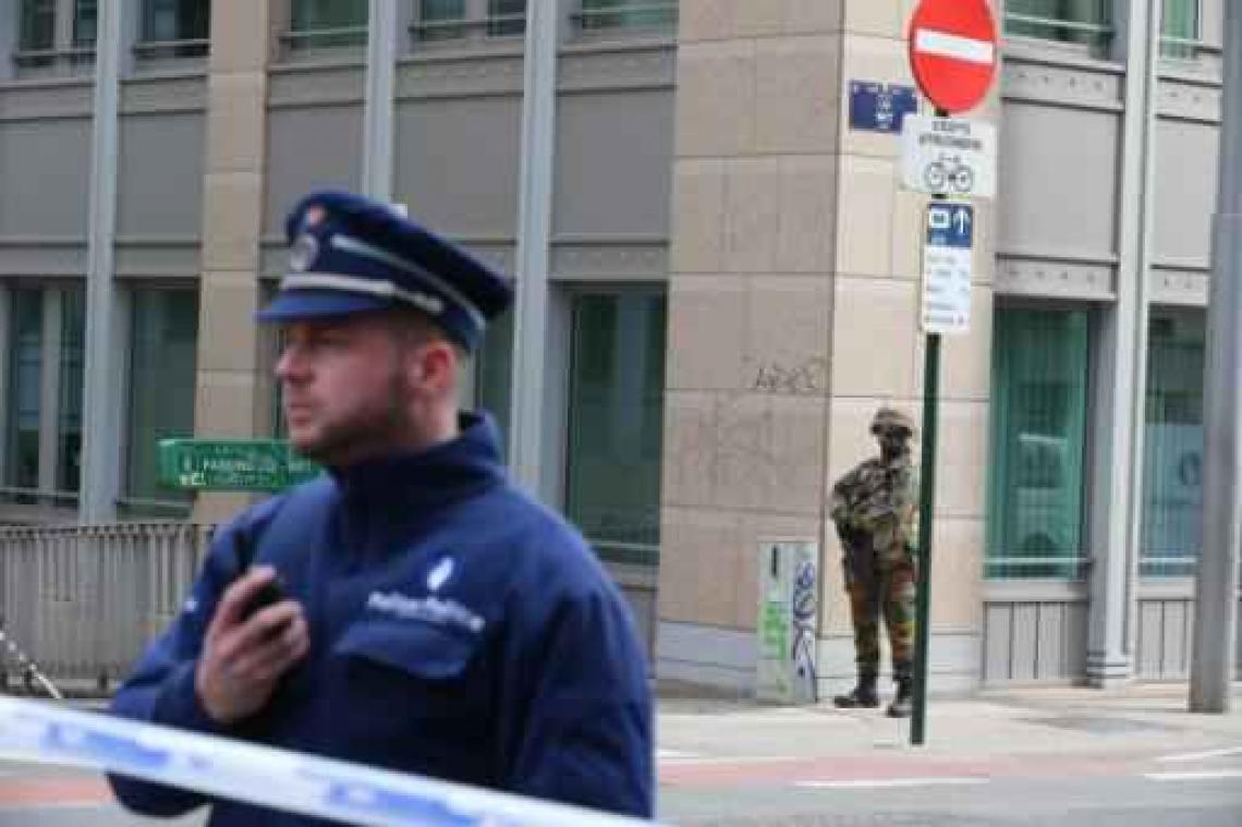 Aanslagen - Politie moest overleggen via Whatsapp