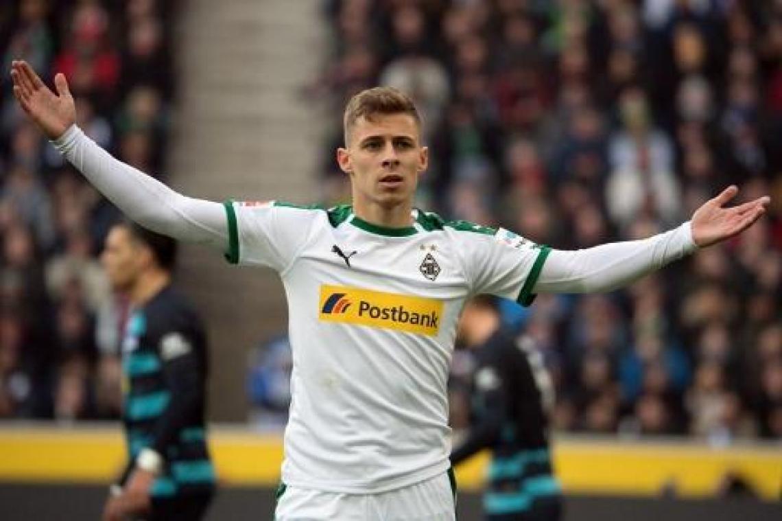Belgen in het buitenland - Thorgan Hazard levert assist, maar Mönchengladbach laat wel punten liggen tegen Freiburg