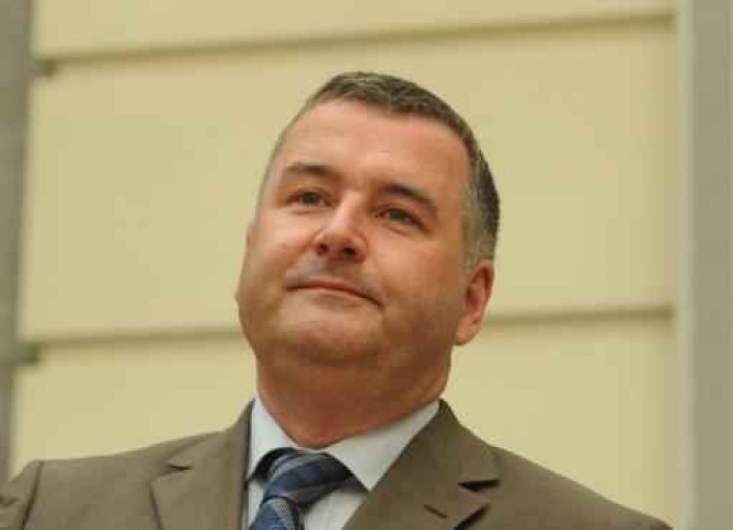 N-VA-top ziet geen graten in facebookposts Karim Van Overmeire