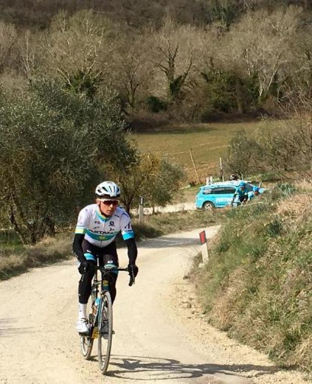 Valpartij houdt Lutsenko niet van zege in vierde etappe Tirreno-Adriatico