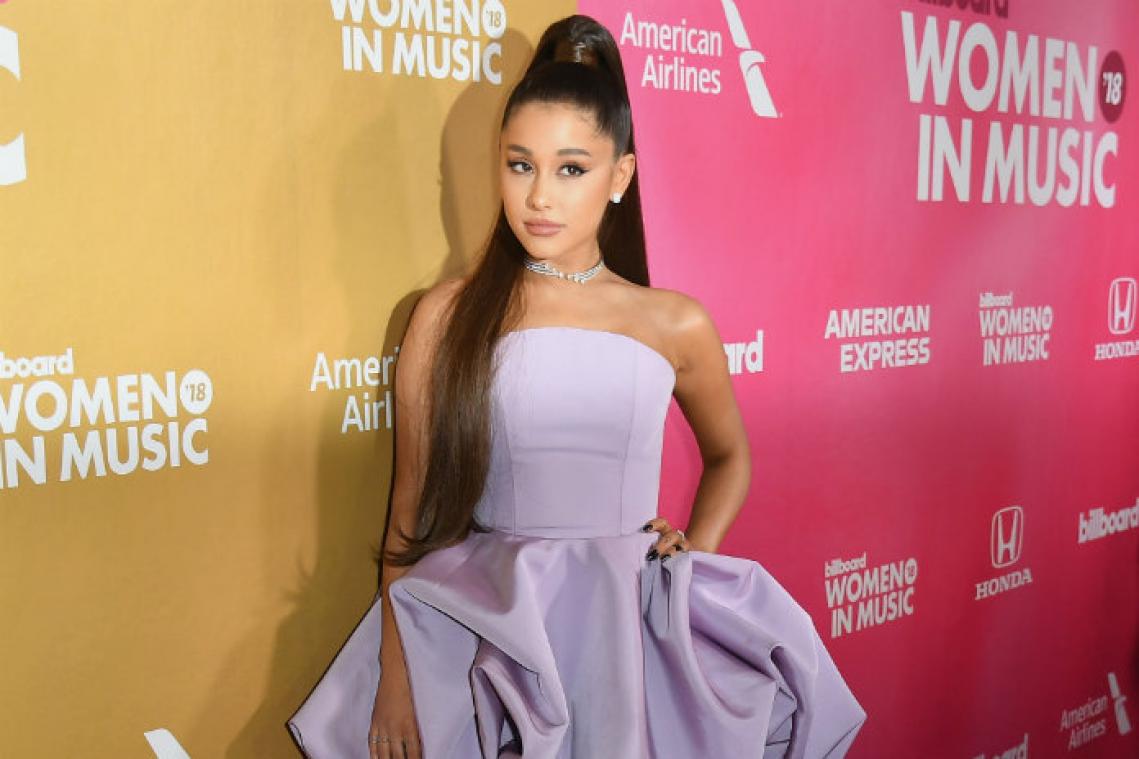 Ariana Grande bewerkt tattoo ter ere van ex Pete Davidson
