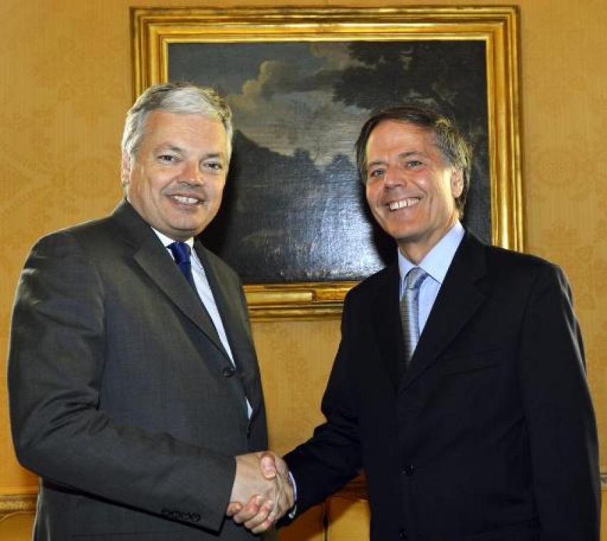 Reynders haalt de banden met Italië aan