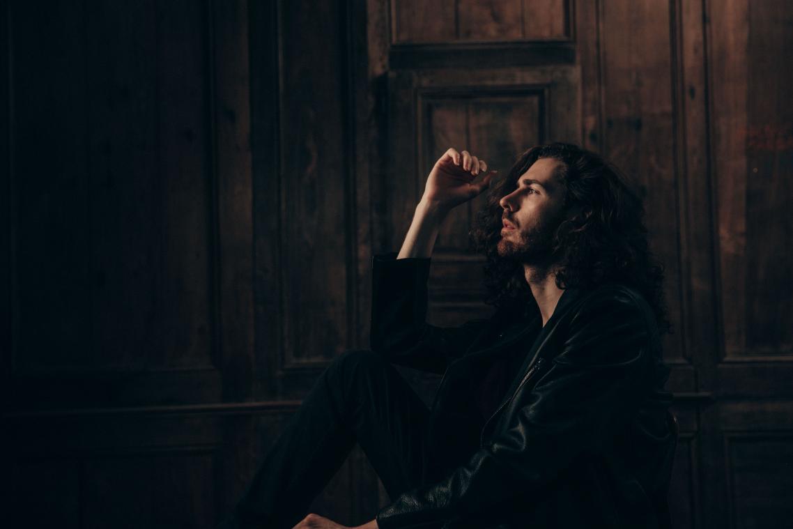 SOUNDCHECK. Hozier laat de klimaatbrosser in zich los: "Nee, ik ben geen politicus, ik maak lawaai"