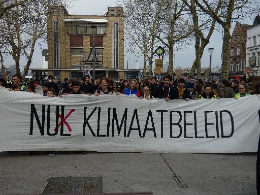 200 "diehard" klimaatspijbelaars op achtste Antwerpse actiedag