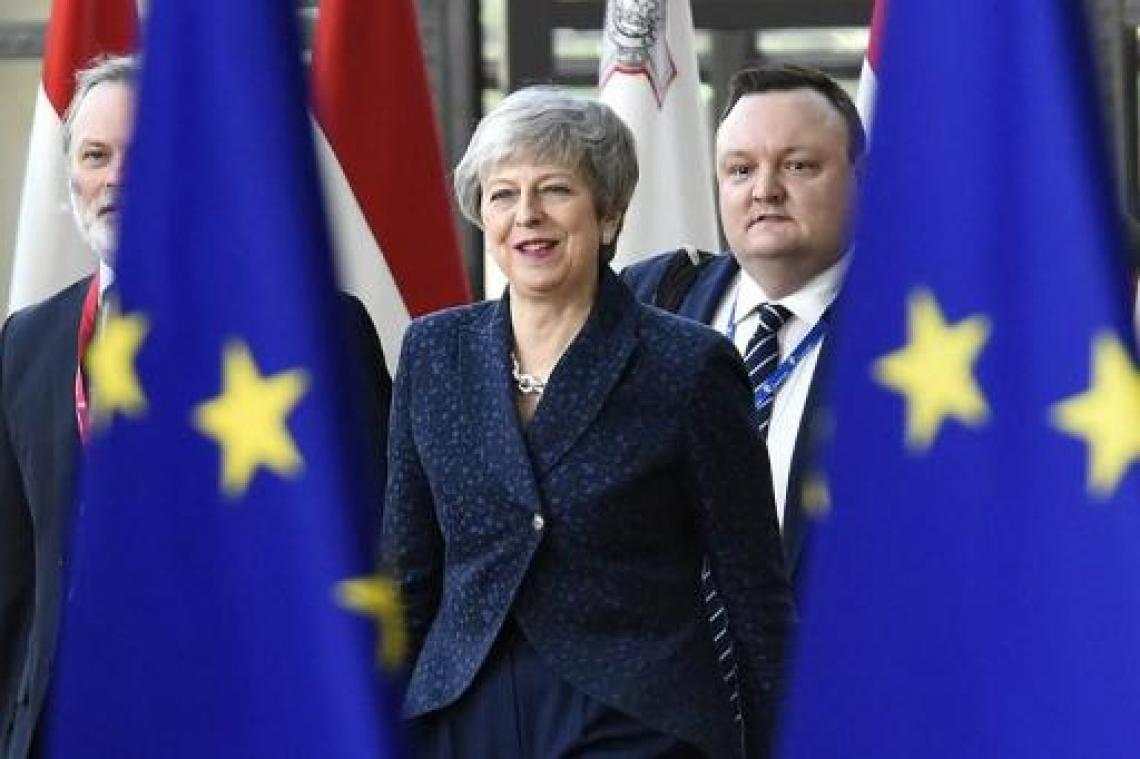 May: "Het Britse volk koos voor brexit, en daar moeten we gevolg aan geven"