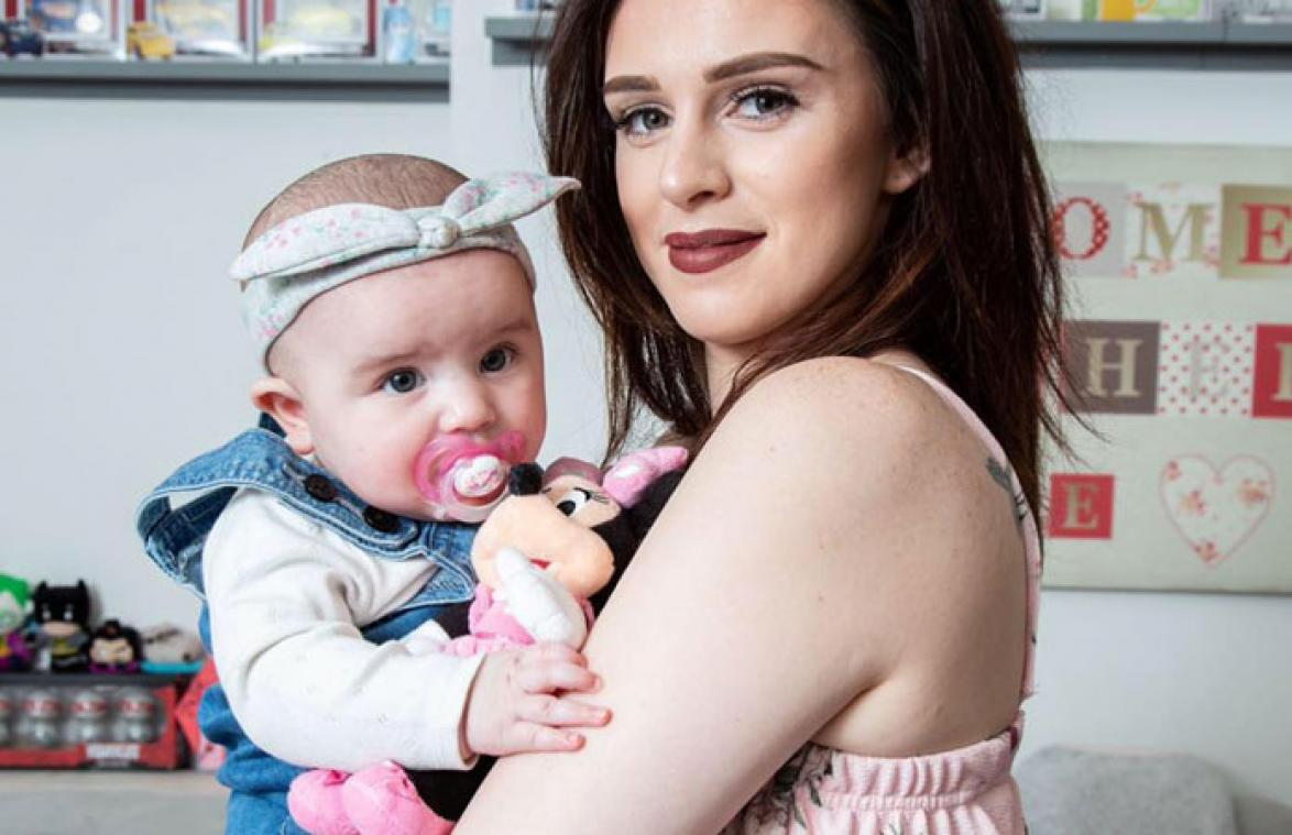 Moeder keihard aangepakt omdat ze haar baby DEZE naam geeft