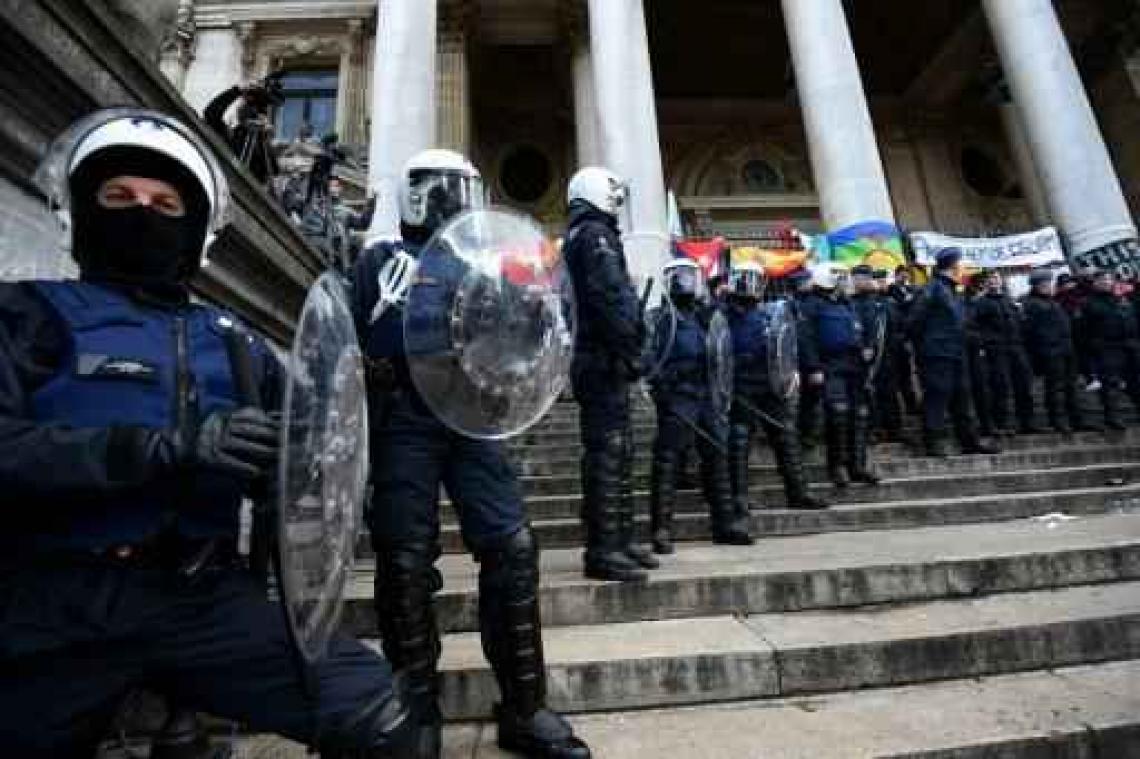 Brusselse politie: "Tiental extreemrechtse amokmakers opgepakt"