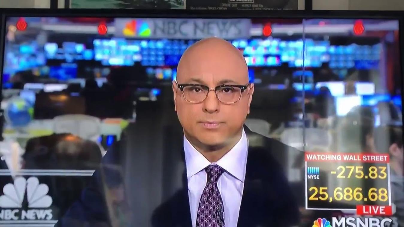 VIDEO. Journalist legt live op televisie haar goed met eigen spuug