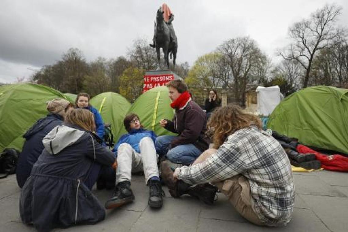 "Klimaatdorp" op Troonplein juicht steun MR voor herziening 7bis toe