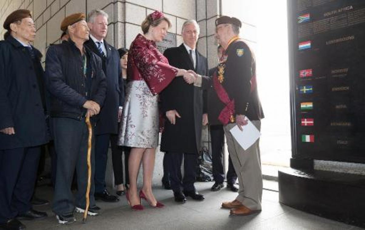 Koning en koningin brachten hulde aan gevallen Belgische soldaten in Koreaanse oorlog
