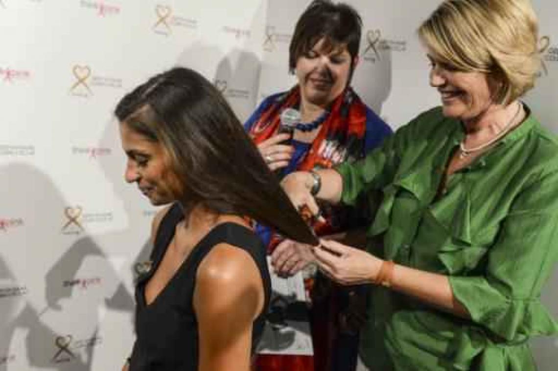 Brecht: Unizo knipt recordaantal paardenstaarten voor Think-Pink