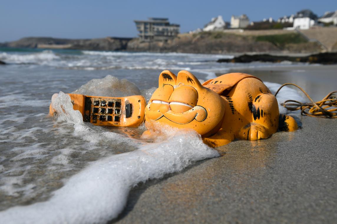 Mysterie van aanspoelende Garfield-telefoons is eindelijk opgelost