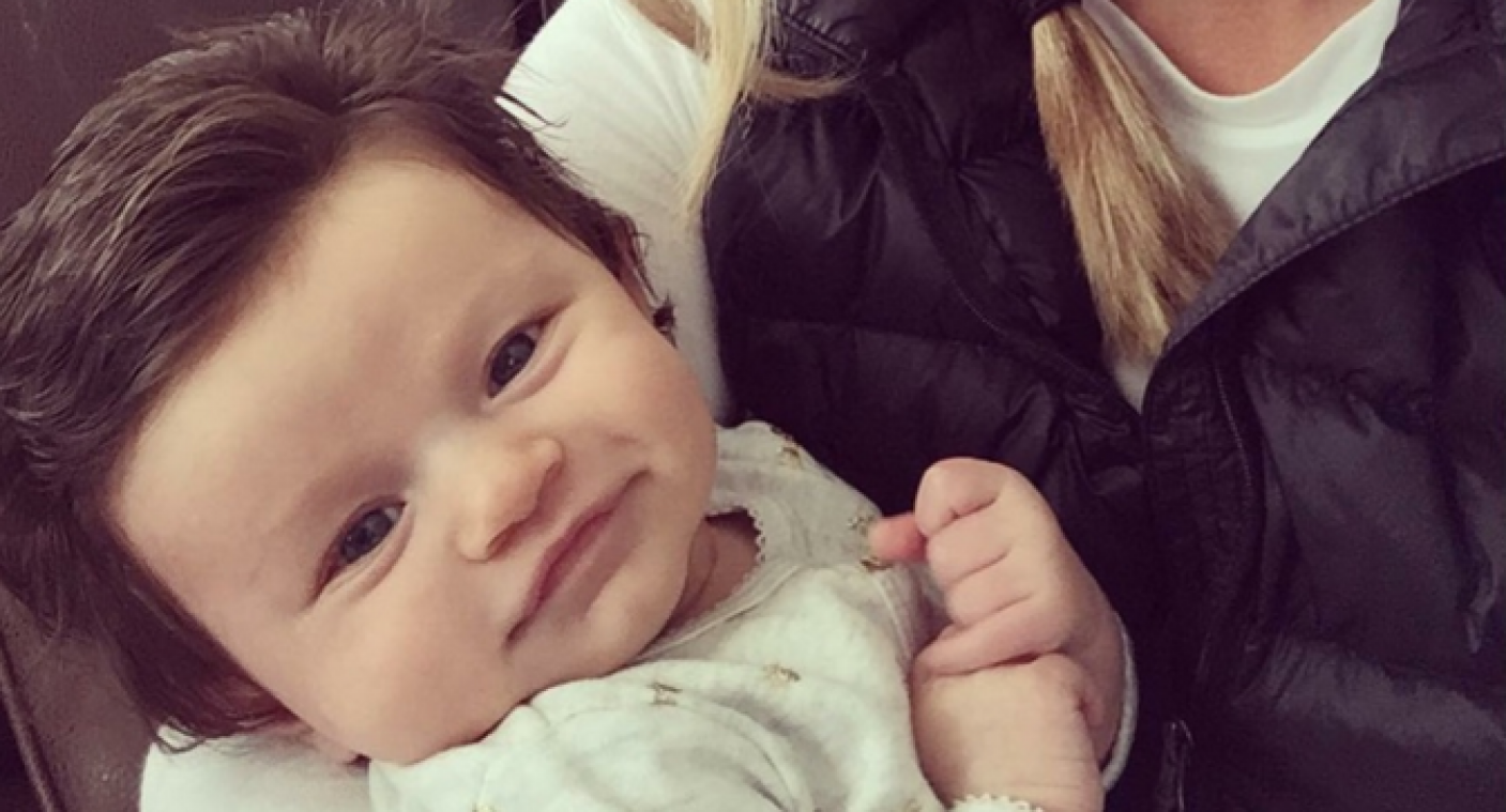 Baby met volle haardos wordt internethit